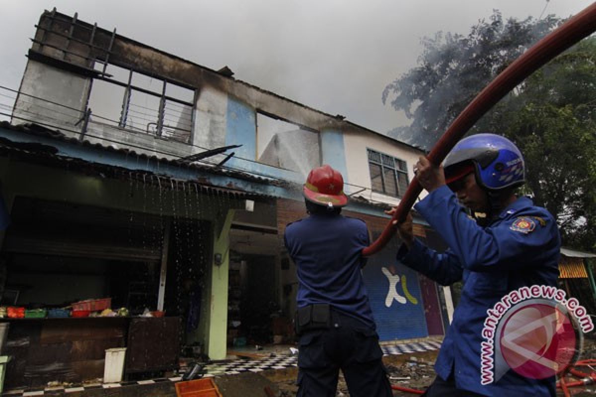 Delapan ruko terbakar di Lampung Barat