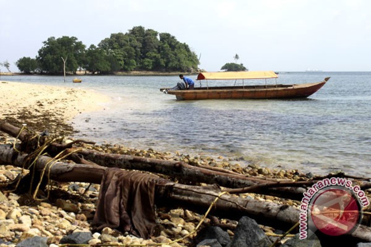 Tercemar, pantai di Batam sepi kunjungan turis