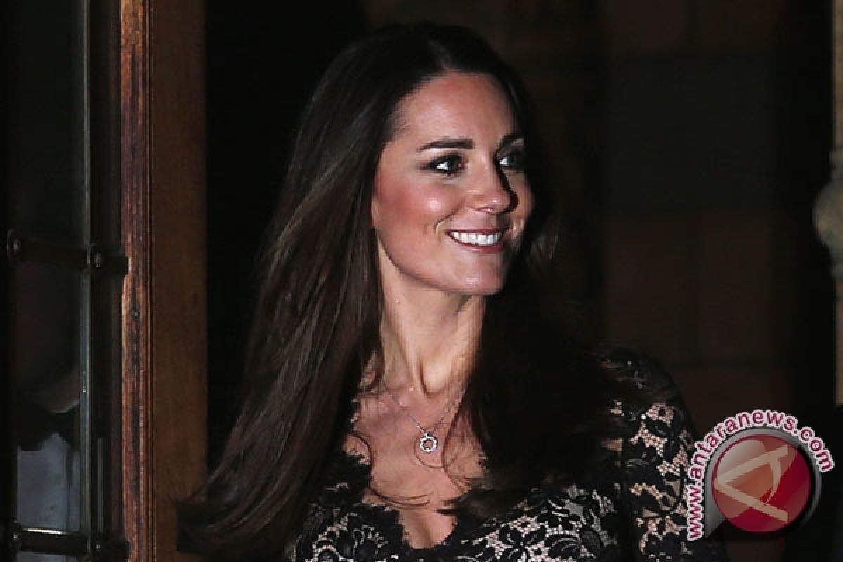 Kate Middleton sumbangkan potongan rambut untuk amal