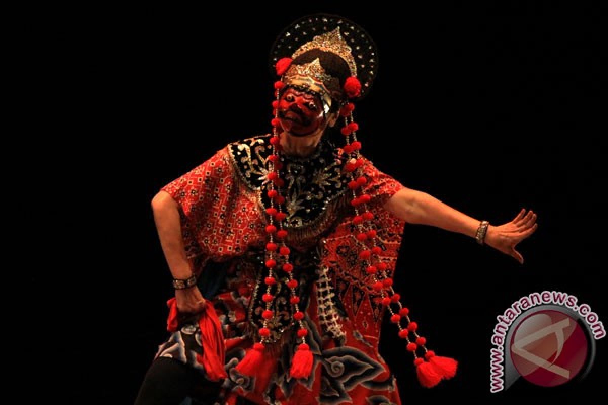 Penampilan musik campuran Spanyol-Sunda "gemparkan" Cirebon