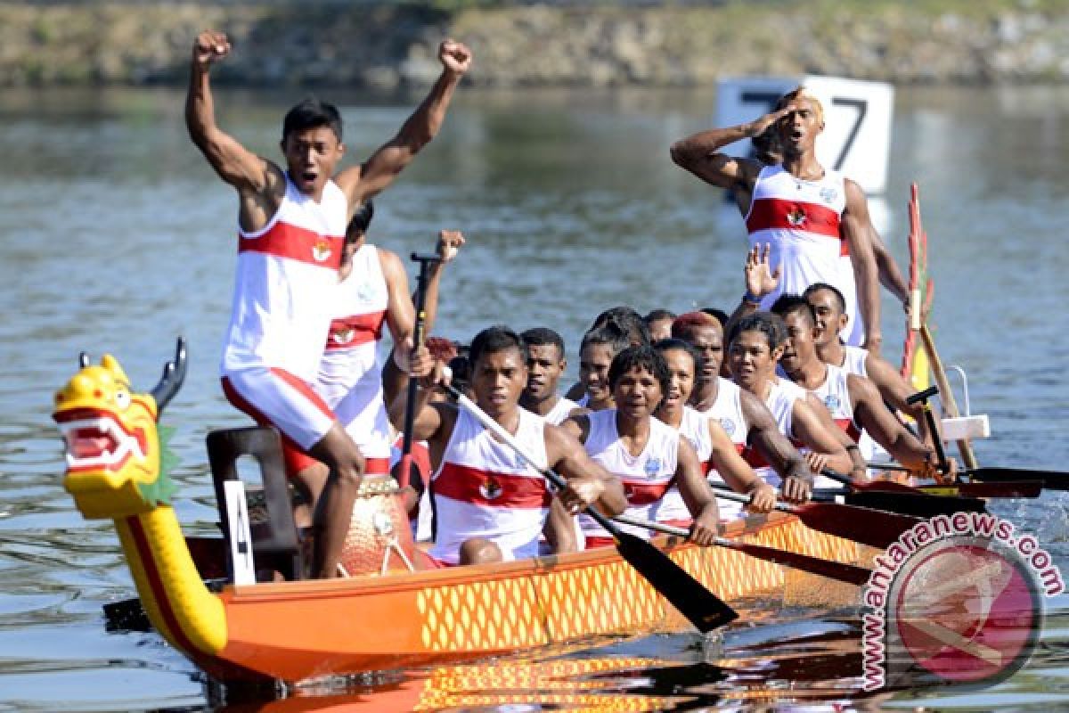 Tim perahu naga Indonesia kembali juara di China