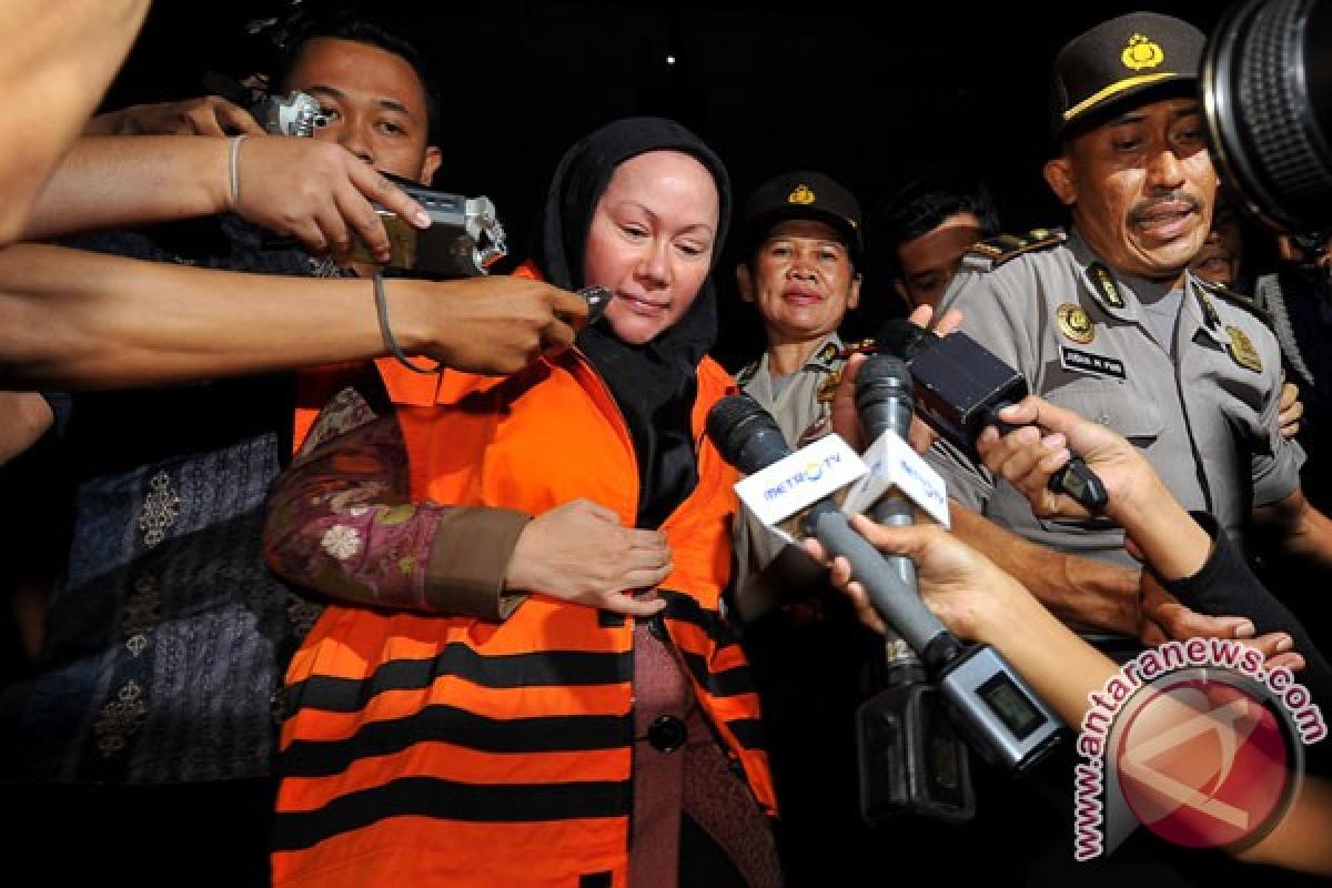 Tugas Ratu Atut sebagai gubernur Banten terbengkalai