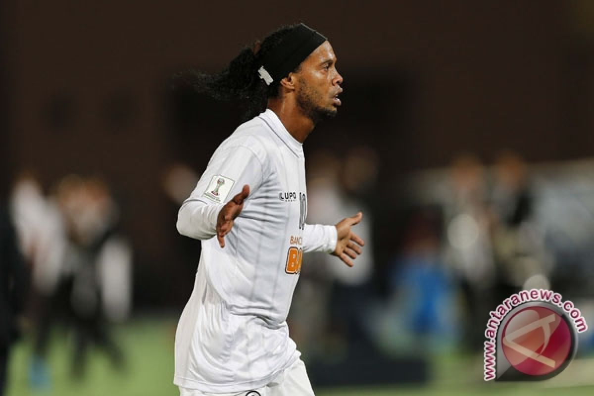 Ronaldinho dan Luis Figo berlaga di Ningxia