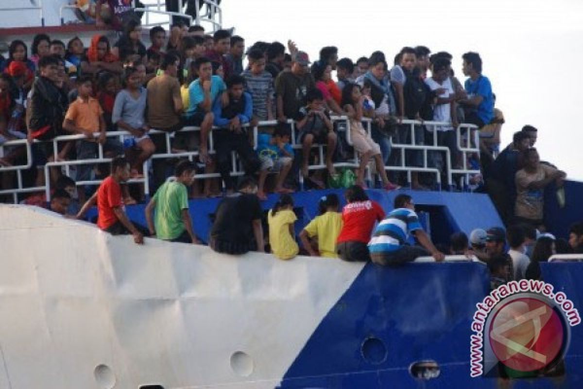 Hari ini puncak mudik penumpang kapal laut Tahuna-Manado