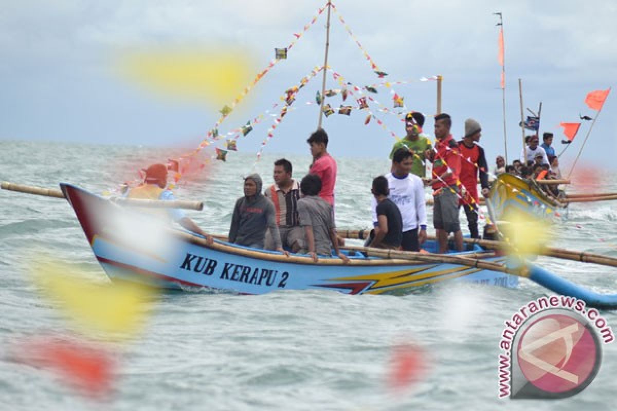 Masyarakat dusun Labuan Bua gelar syukuran laut