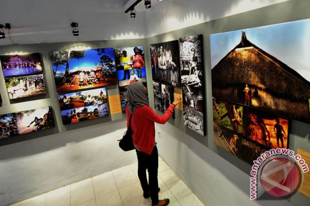 Photo expo strategic to promote Indonesia, Iran