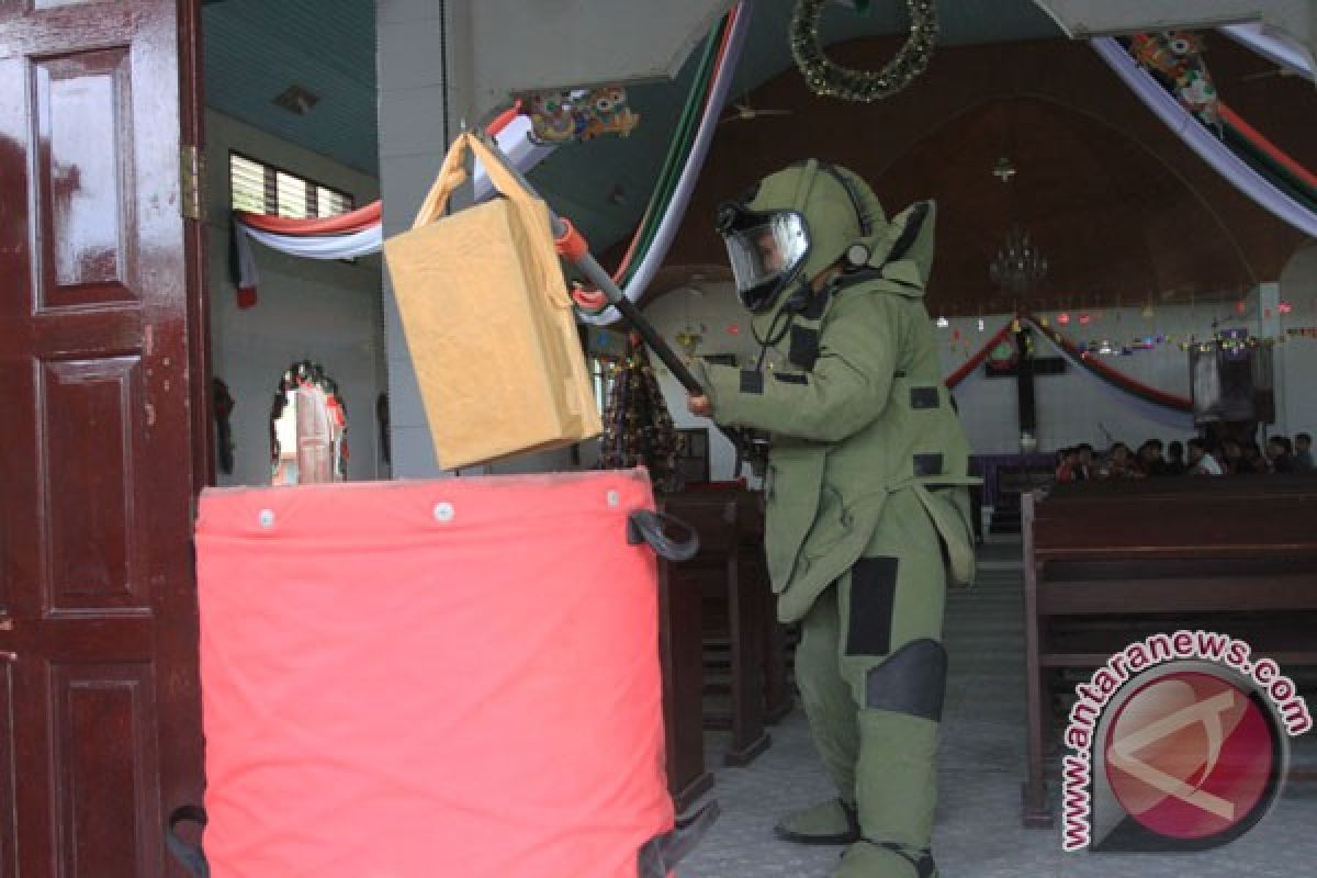 Tim Jihandak evakuasi benda dicurigai bom di Pamekasan