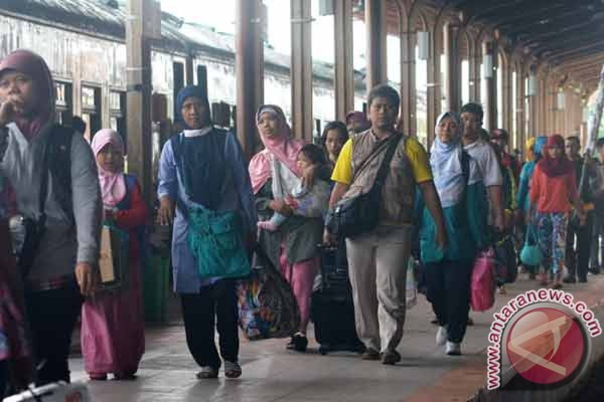 Tiket bus dan kereta api di Yogyakarta ludes terjual