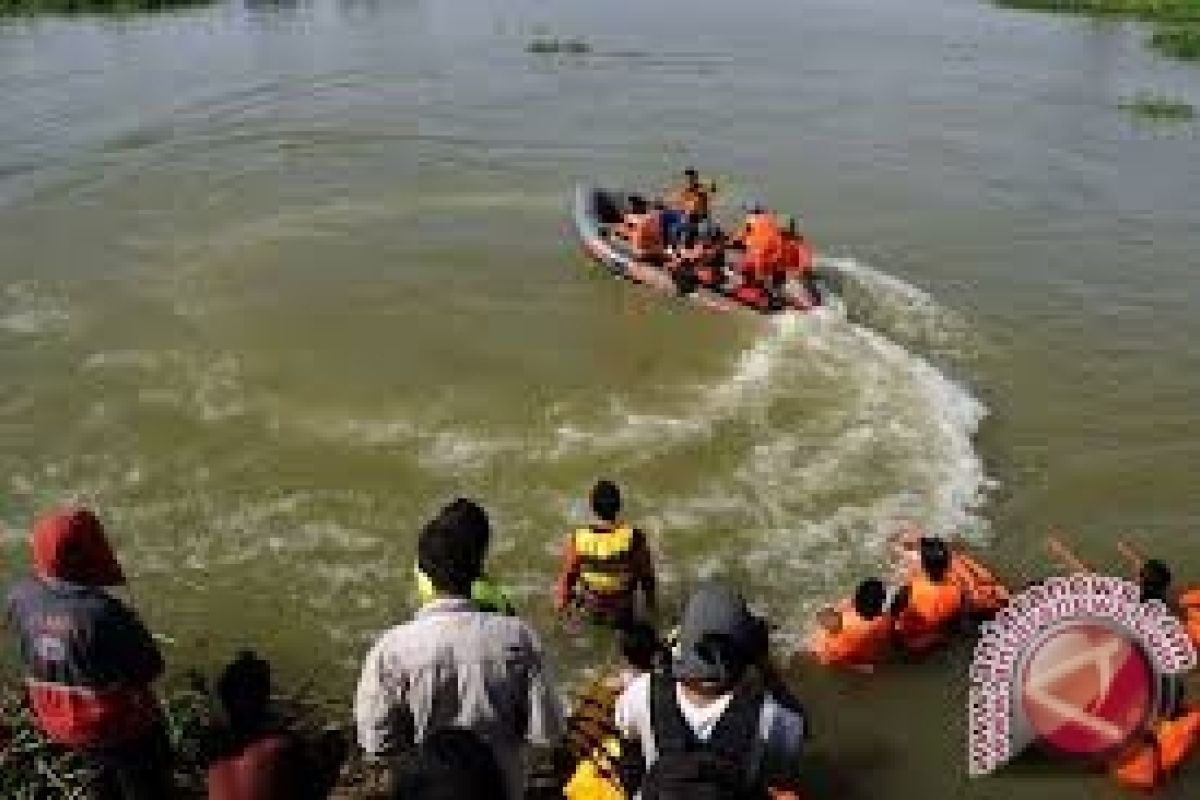 Tim Gabungan Temukan Wisatawan Tenggelam Pantai Siangau