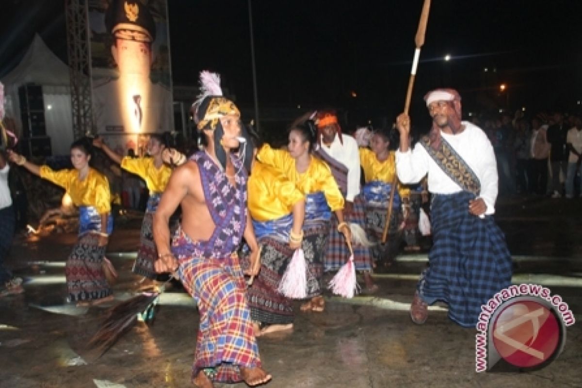 Pentas Budaya NTT di Negeri Serumpun Sebalai