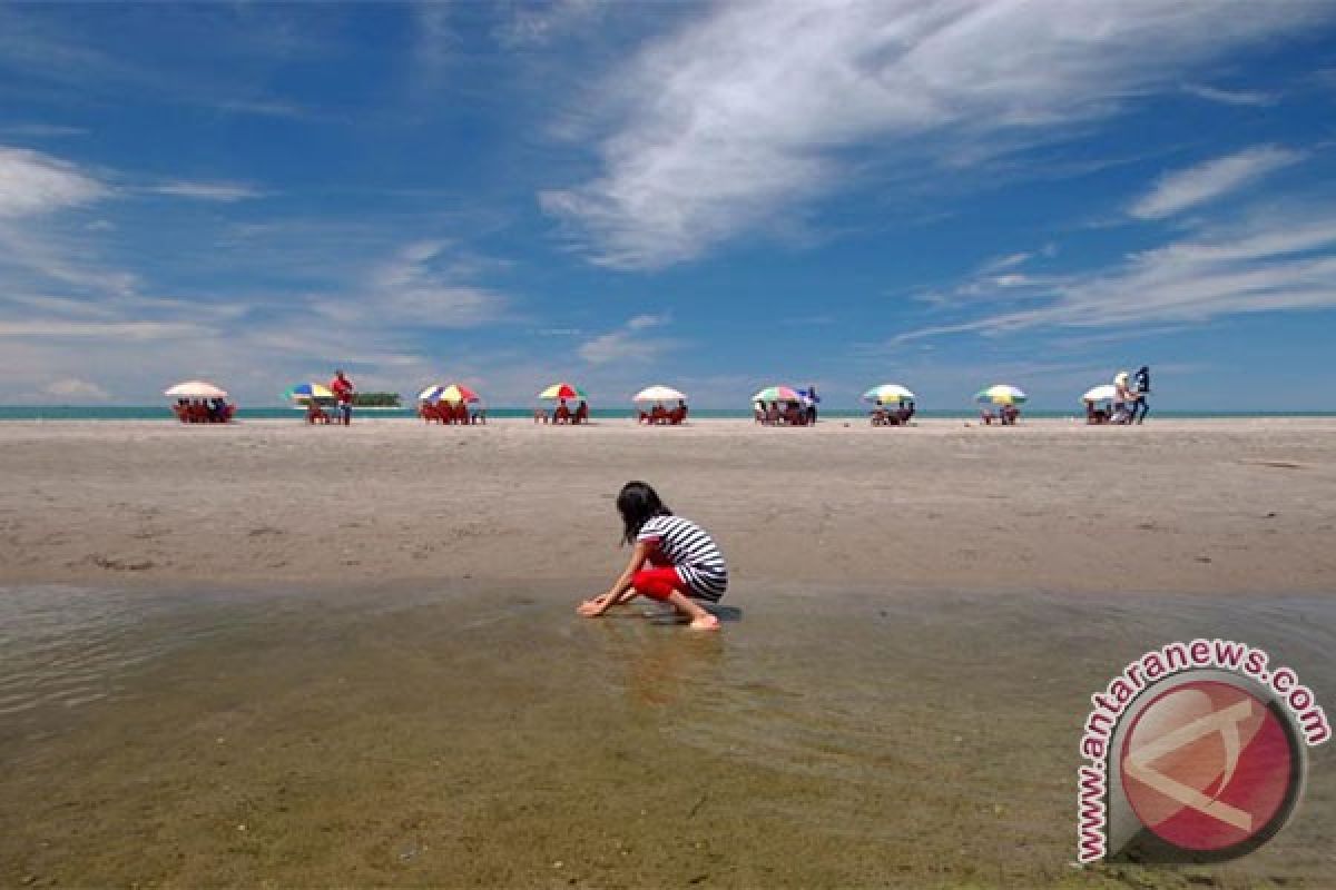 Pergantian tahun di Pariaman dipusatkan di Pantai Gandoriah