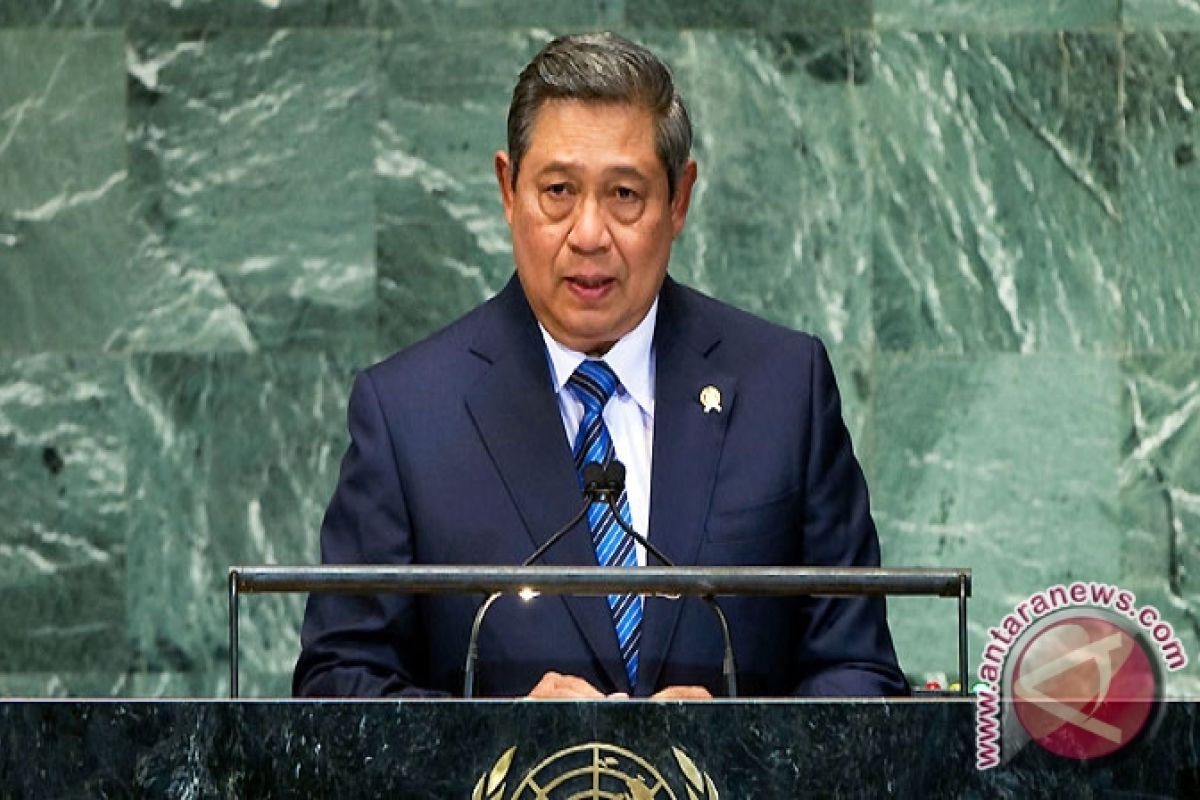 Presiden Yudhoyono Paparkan Fasilitas Istana Ke Jokowi
