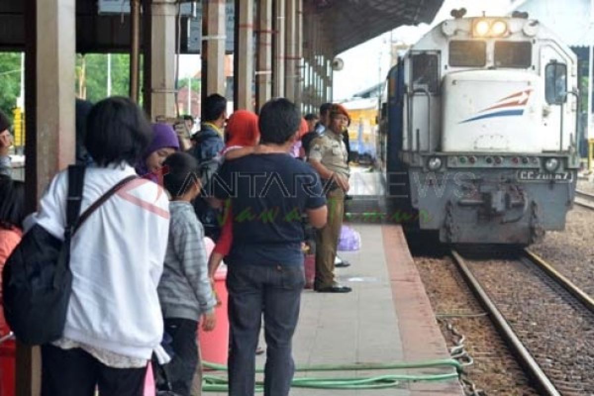 Arus Mudik di Stasiun Jember Masih Normal