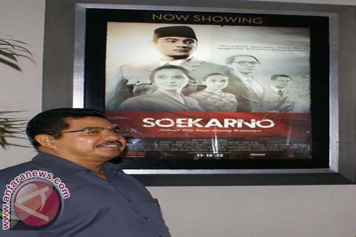 Wayan Candra Gelar Nonton Bareng 