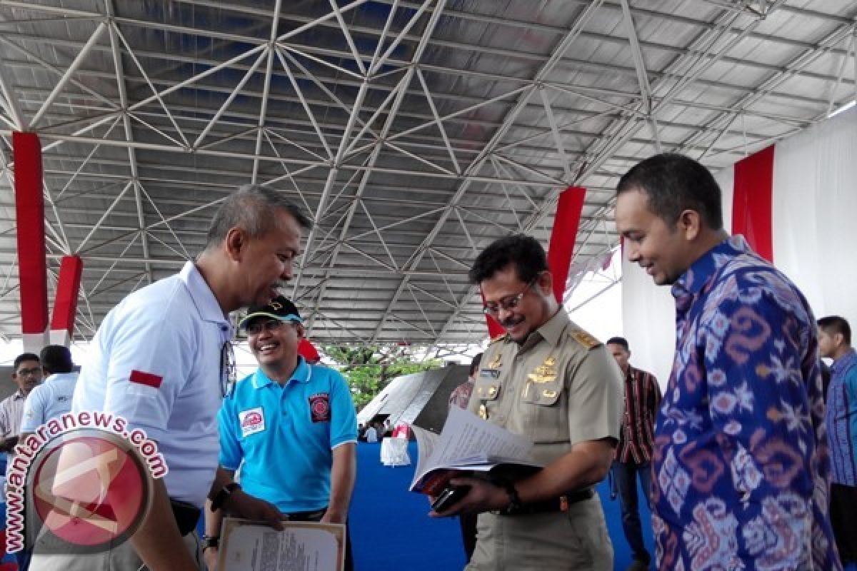 Gubernur Sulsel Tinjau Persiapan HKSN Di Karebosi