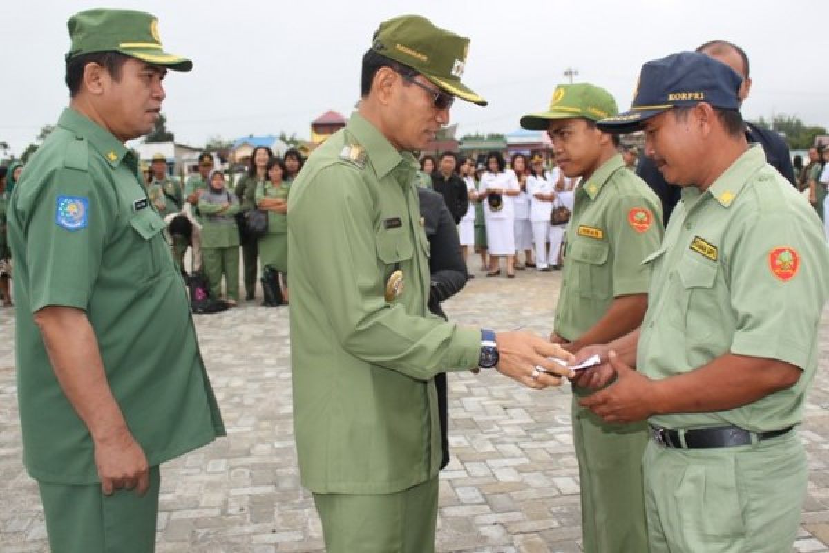 Bupati Simalungun Pimpin Apel Pagi Gabungan PNS