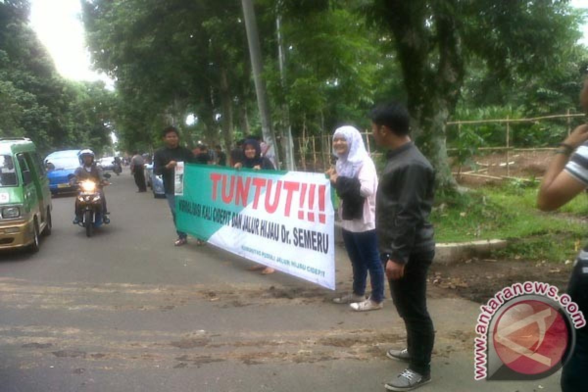 Warga Cidepit tolak pembangunan ruko pinggir sungai