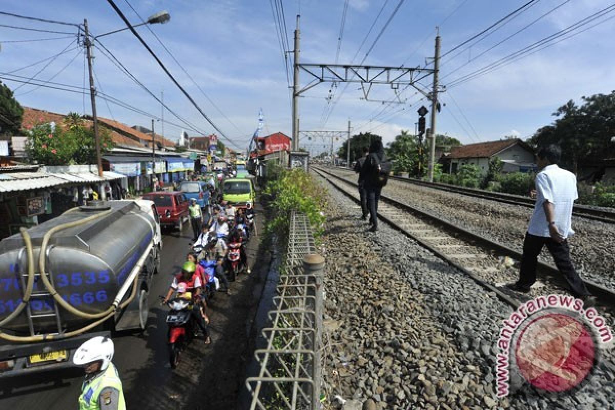 Reaktifasi Jalur Kereta Bogor-Bandung Selesai 2018