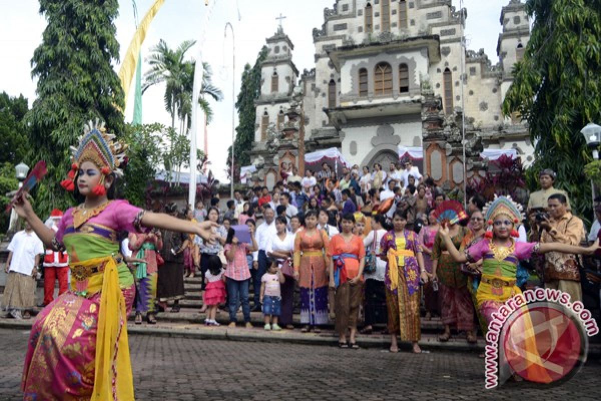 Bilakah Penjor dan Canang jadi Ikon Natal ?