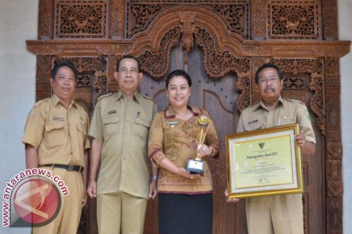 Tabanan Raih Penghargaan Nasional di Bidang Transmigrasi