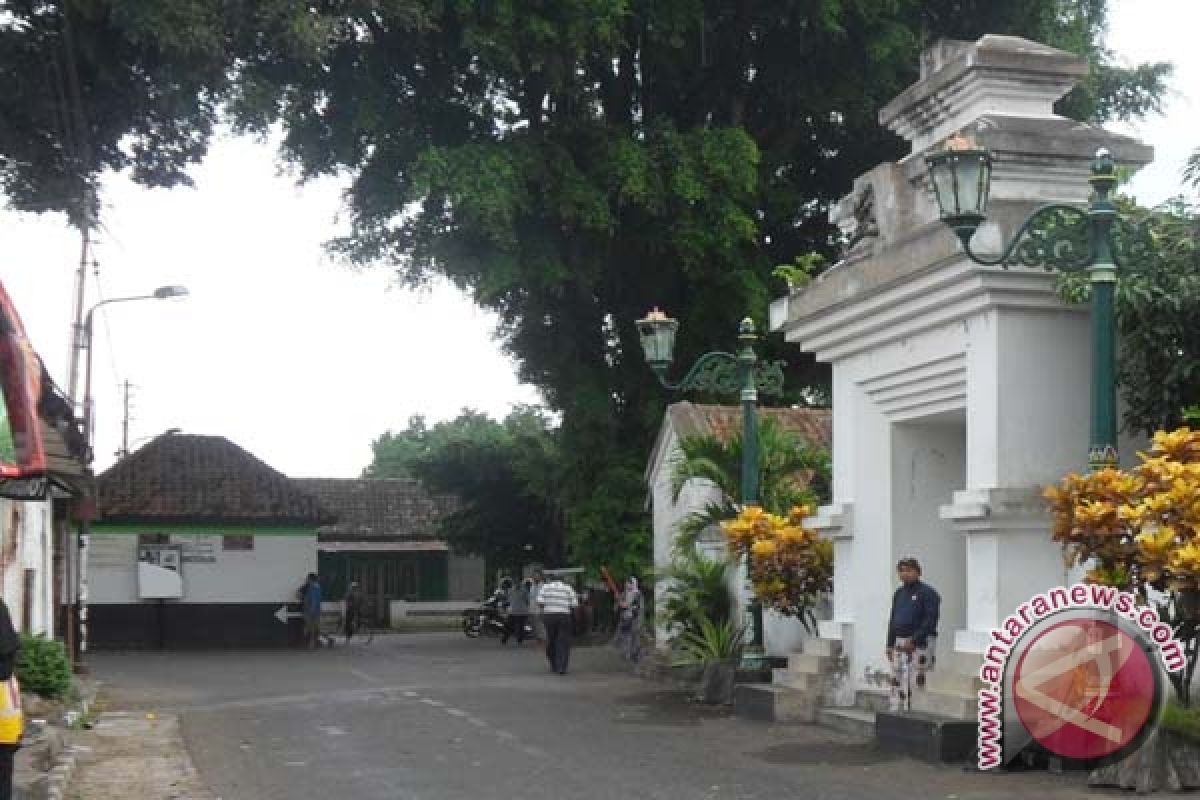 Jenazah GBPH Joyokusumo dimakamkan di Hastorenggo Kotagede 