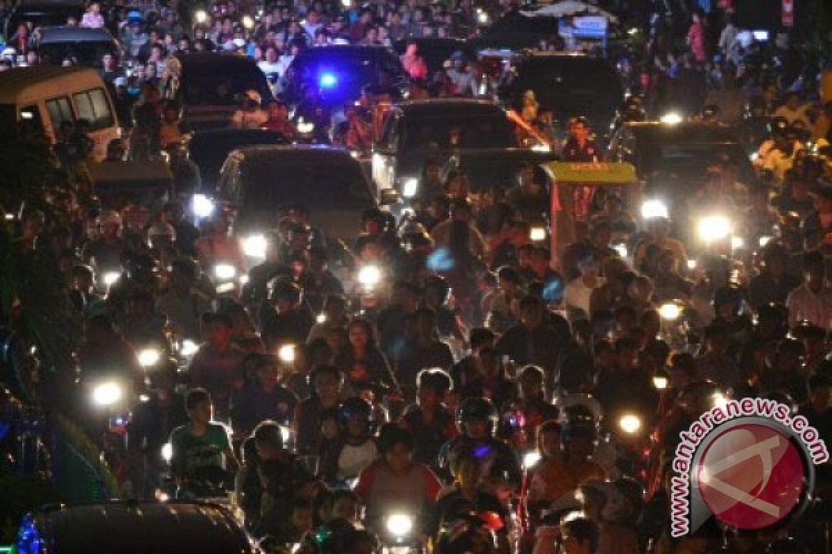 Lapangan Merdeka Medan "digoyang"