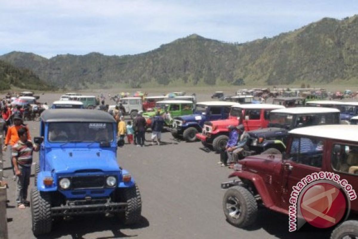 Tourism industry protests threefold increase in Mt. Bromo`s entrance fees