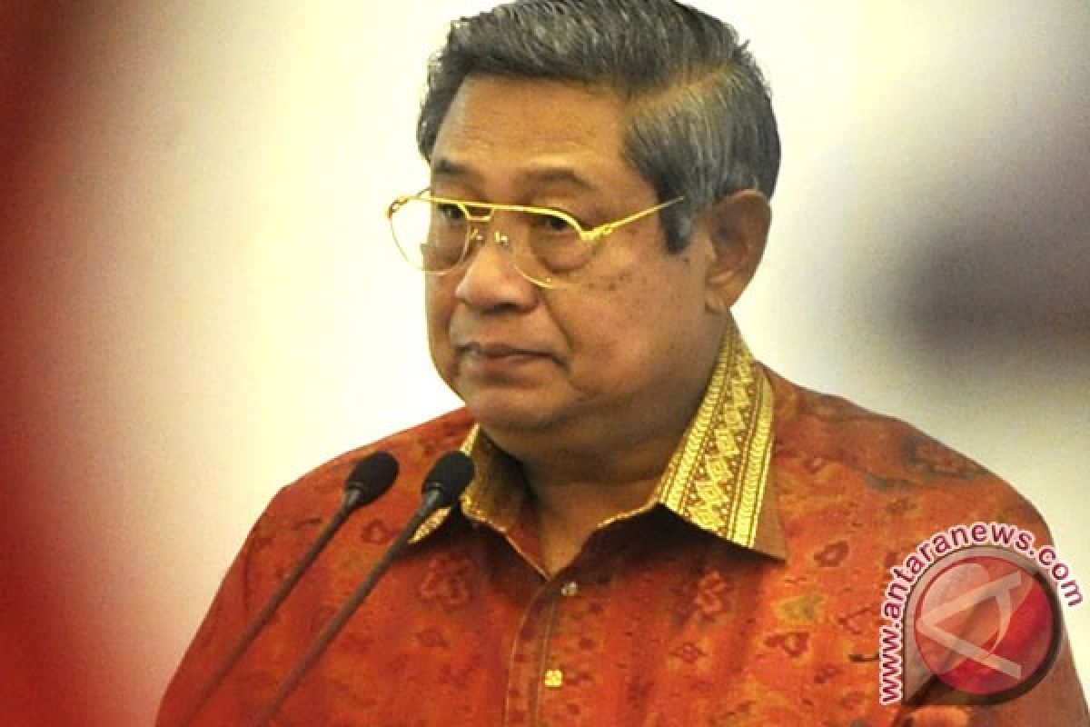 Presiden SBY sapa penumpang di stasiun Purwokerto