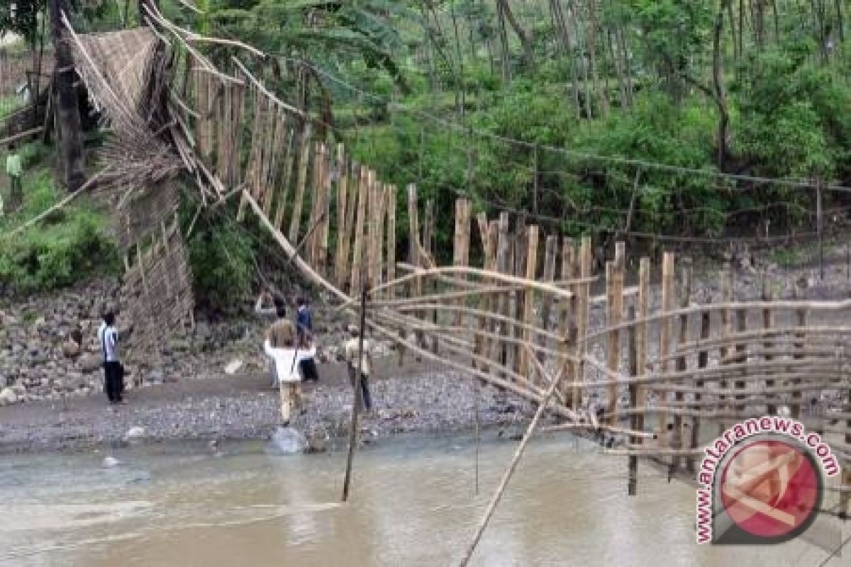 Dandim OKU akan bangun jembatan gantung Sukamerindu