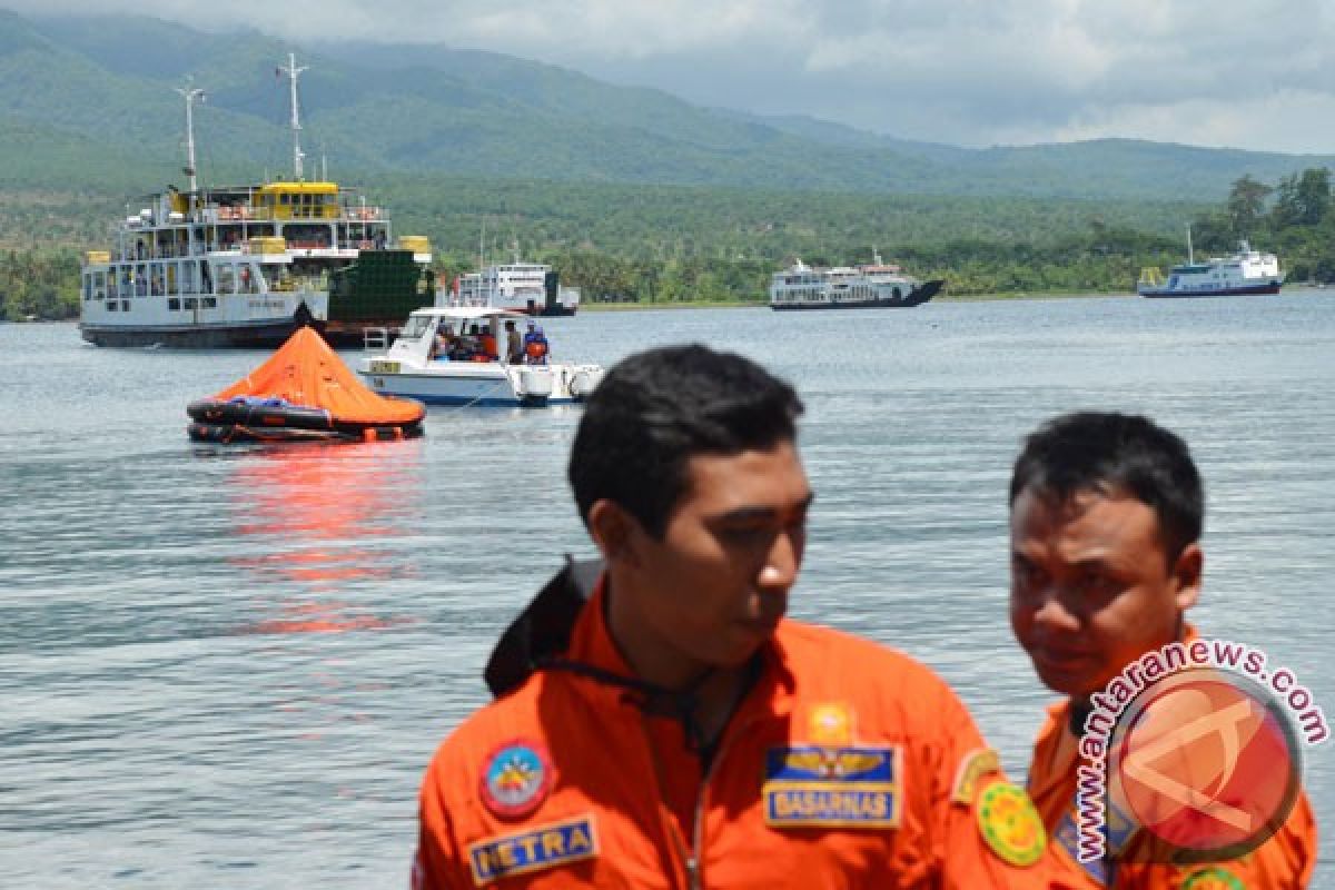 49 penumpang KMP Munawar Ferry berhasil dievakuasi