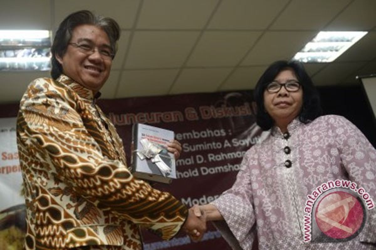 Komunitas seni dorong kebangkitan sastra Indonesia