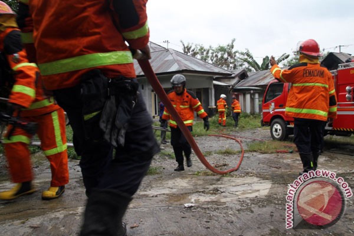 Enam unit rumah terbakar di Pasaman Barat