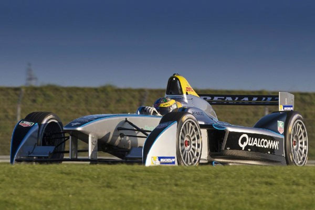 Formula E pamer diri