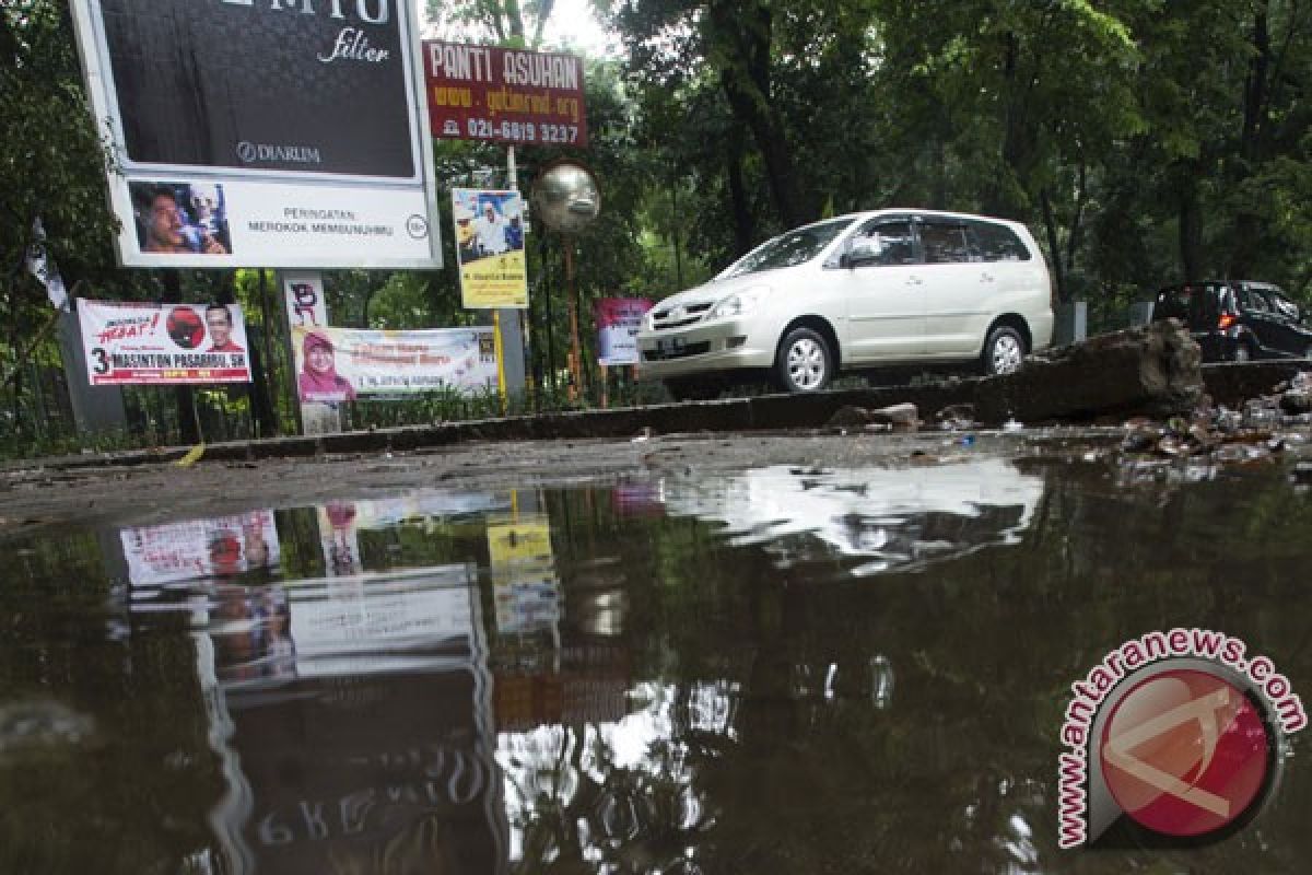 Sulitnya partai dan caleg untuk tertib berkampanye