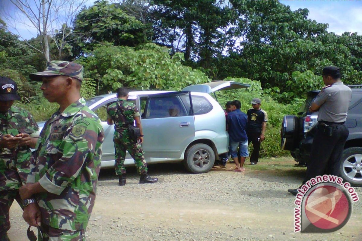 Prajurit Yonif 100/raider Gerebek Perjudian Di Sebuku  