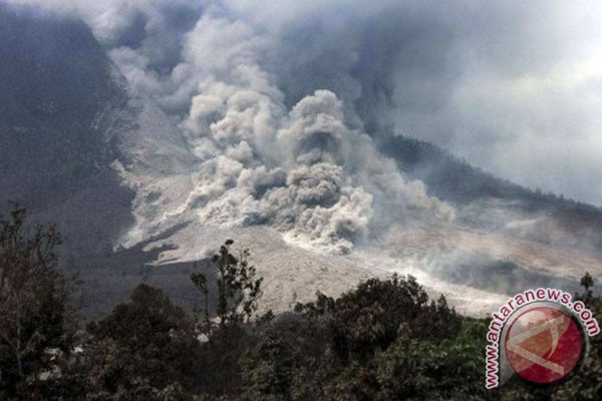 Lima desa di Karo dilanda debu vulkanik