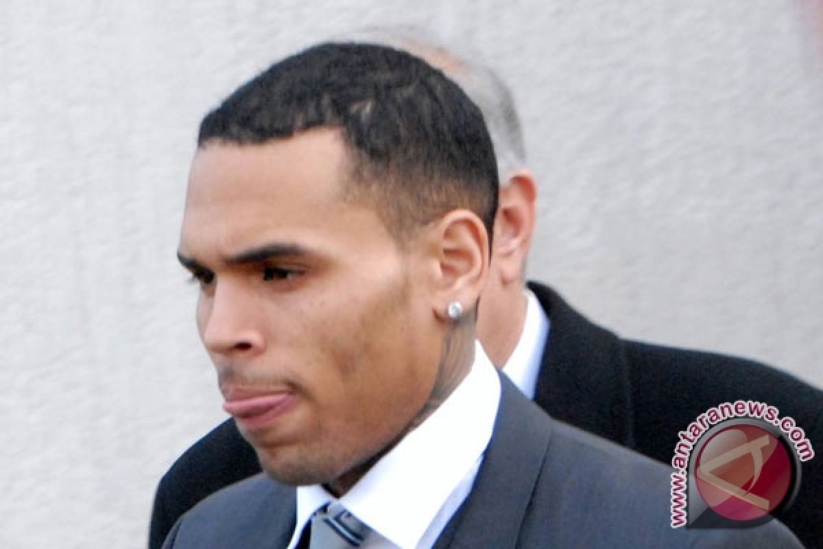 Chris Brown dibebaskan setelah bayar jaminan Rp3 miliar