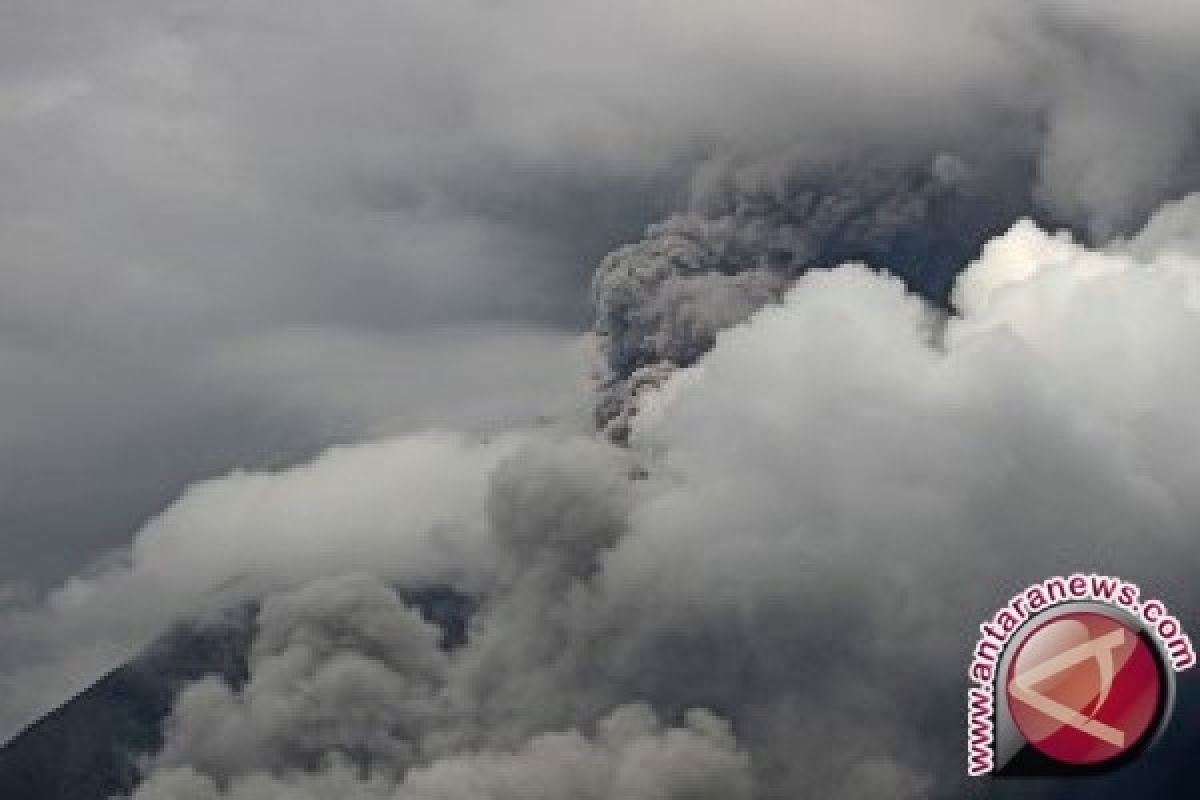 Abu vulkanis Sinabung capai Lhokseumawe