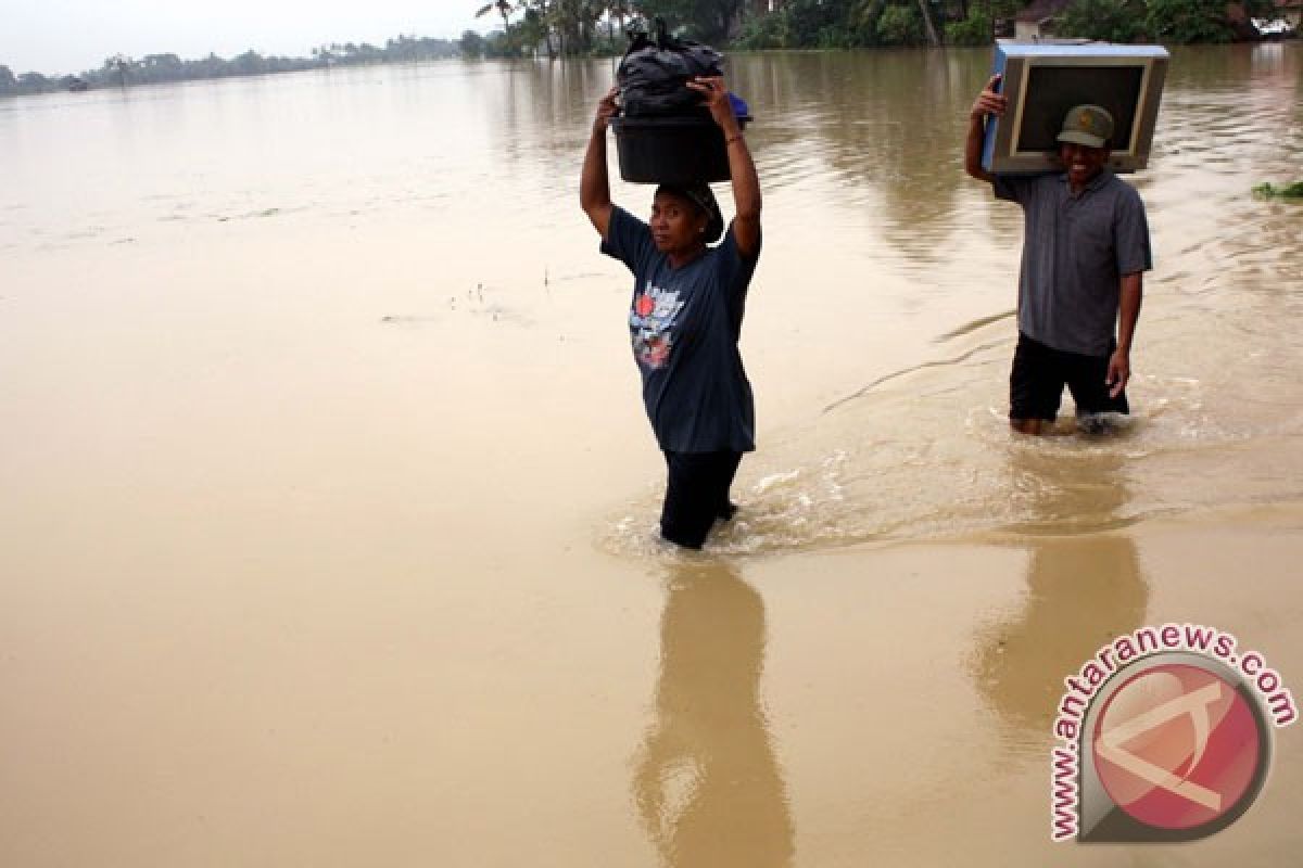 Genangan mulai surut di Karawang