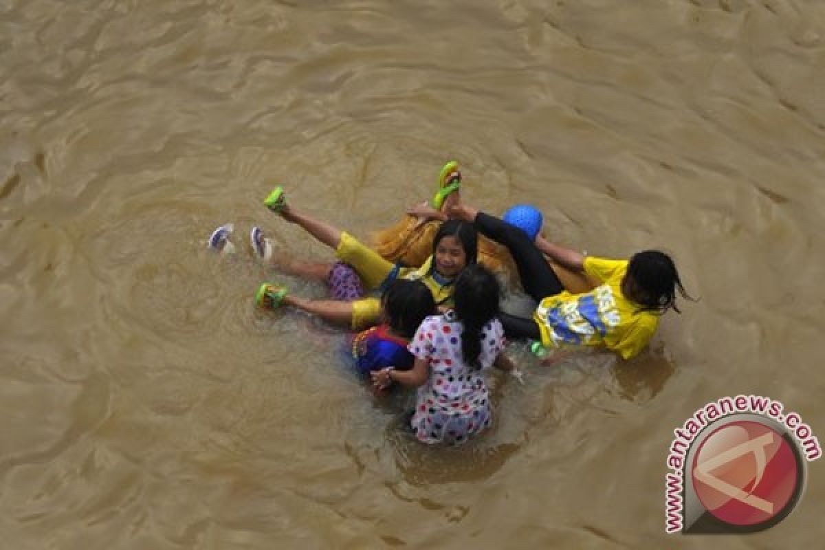 Rob turut perparah banjir Jakarta
