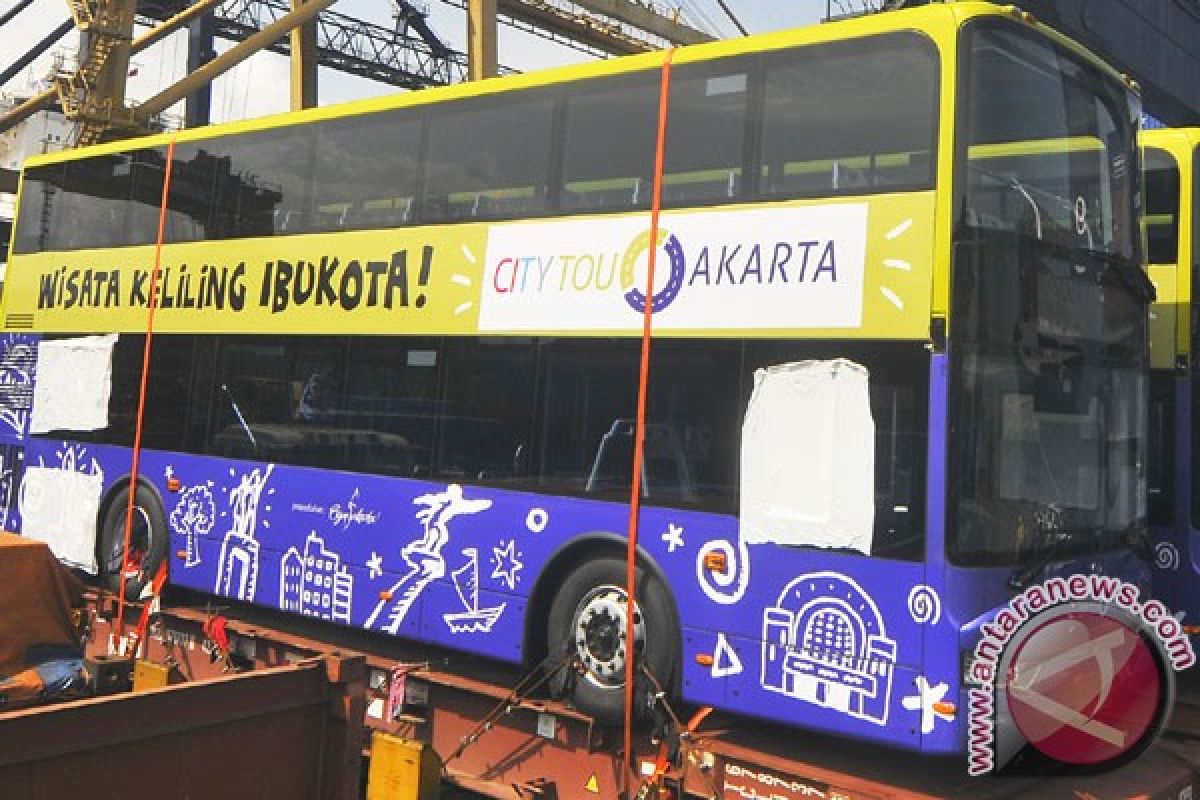 Jakarta uji coba bus wisata tingkat pekan ini