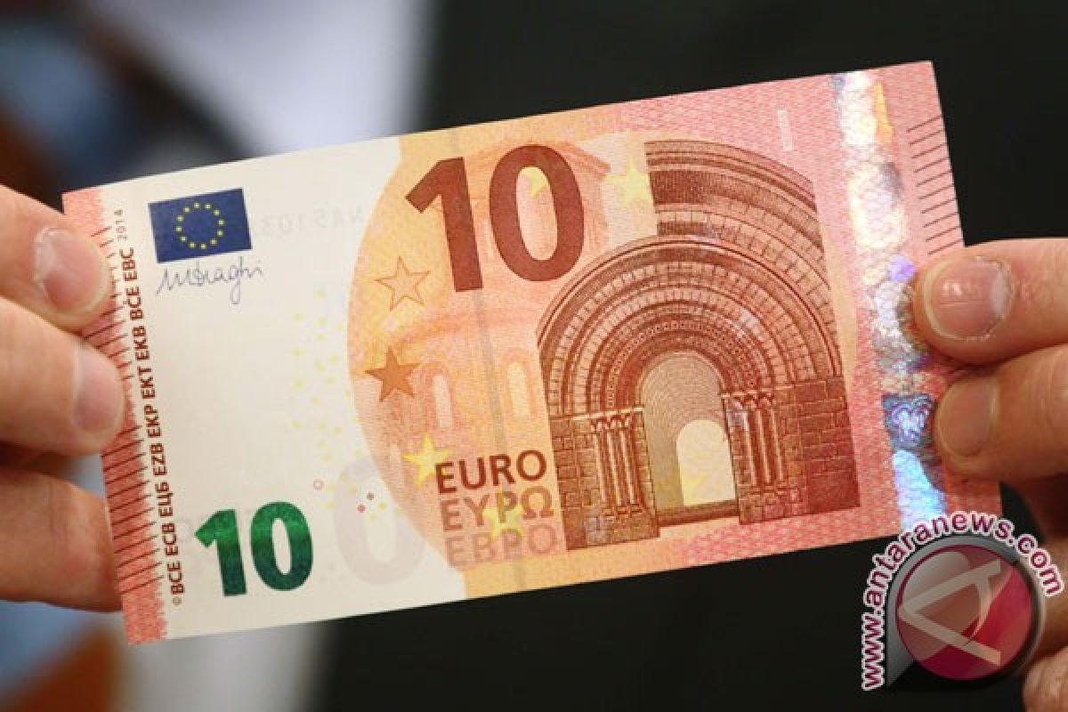 Euro sedikit pulih terhadap dolar