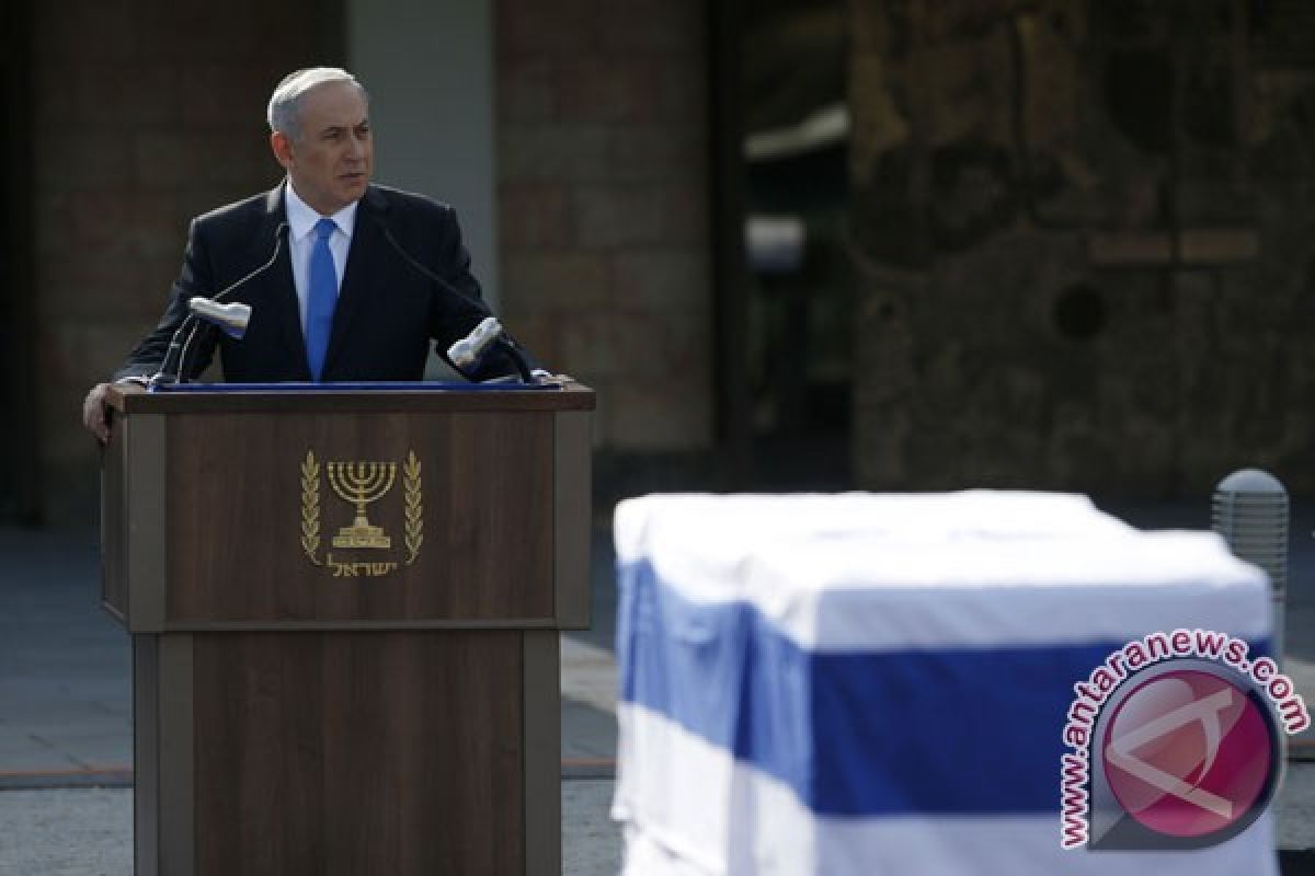 Mantan PM Israel Ariel Sharon dimakamkan