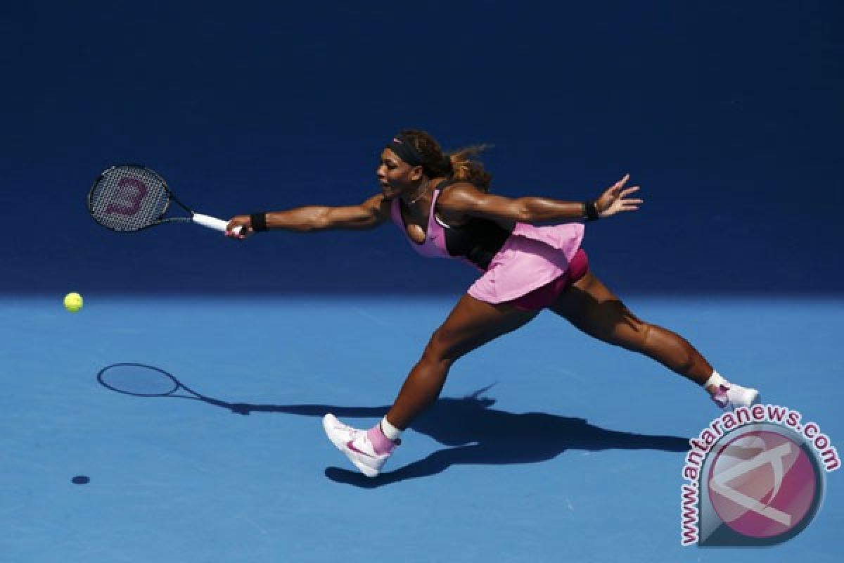 Serena maju dengan mudah ke putaran keempat