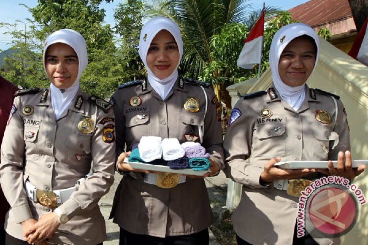 Polda Riau tegaskan larangan wanita polisi berjilbab