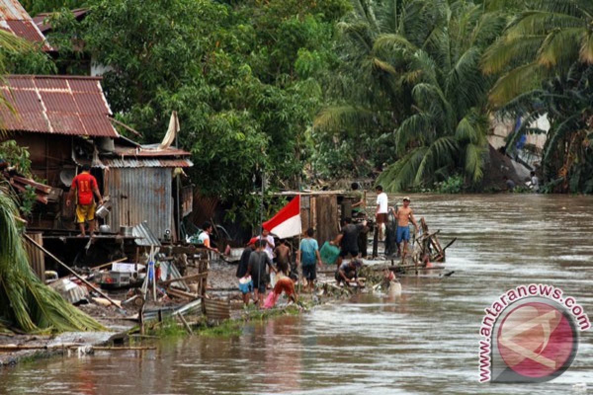 57,3 ton bantuan pemerintah untuk korban bencana Sulut