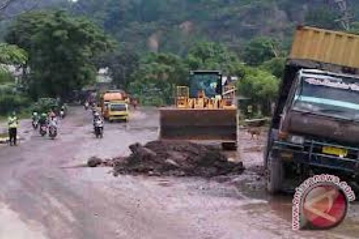 Warga Meminta Pemerintah Aspal Jalan Bonjol-Suliki