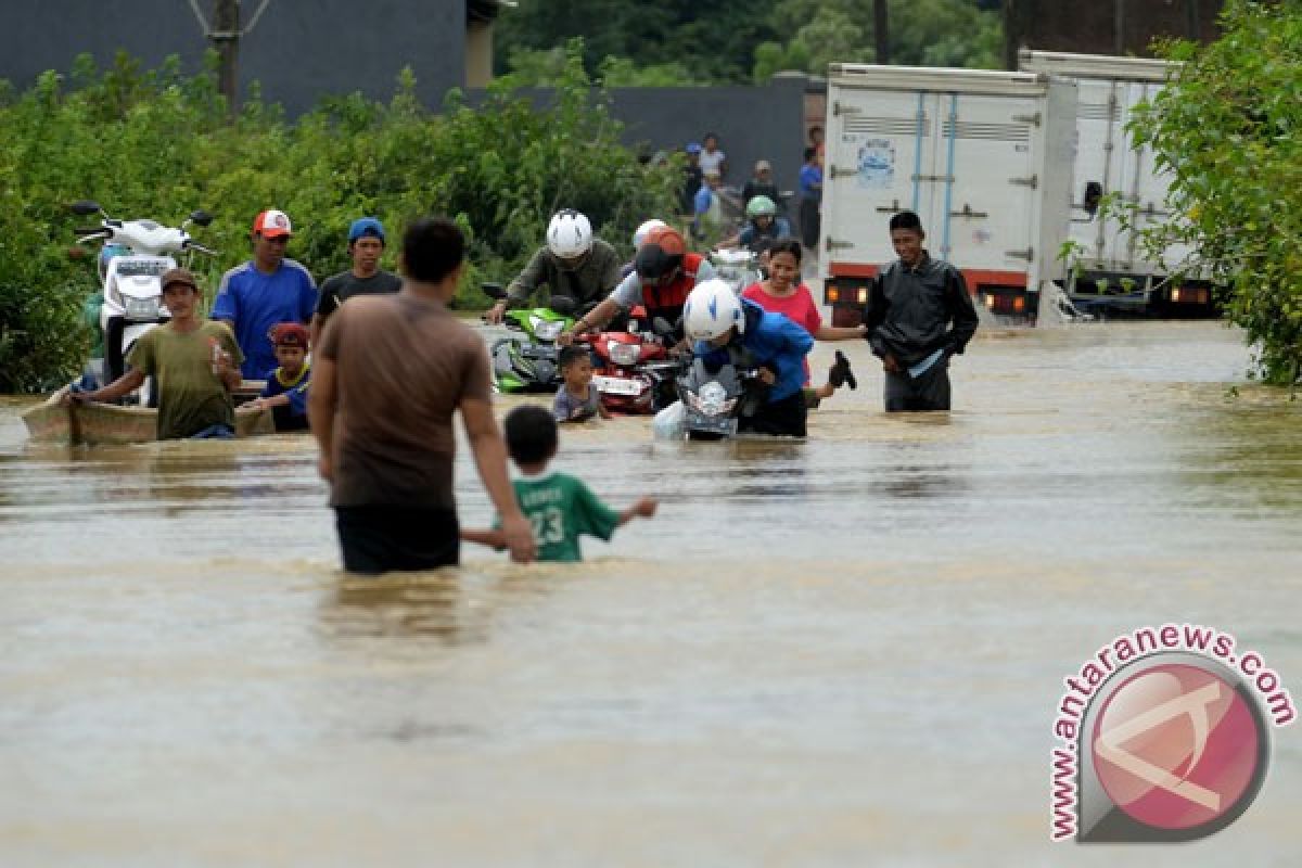 Gowa dilanda banjir hingga setinggi 1,5 meter