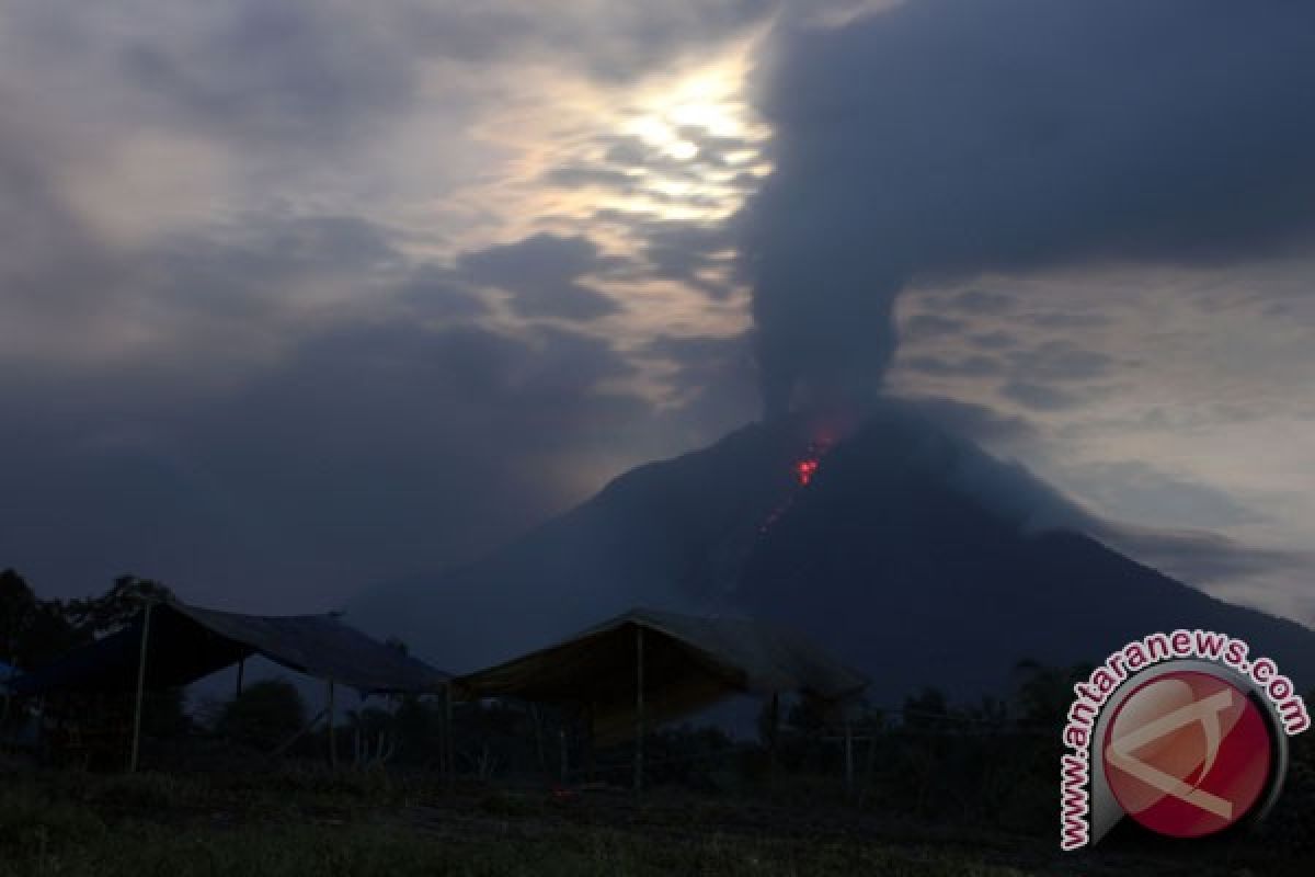 President to spend Thursday night in Sinabung evacuee camp