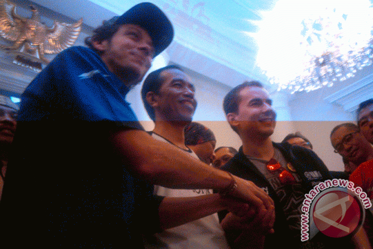 Jokowi suguhi Rossi-Lorenzo jajanan pasar